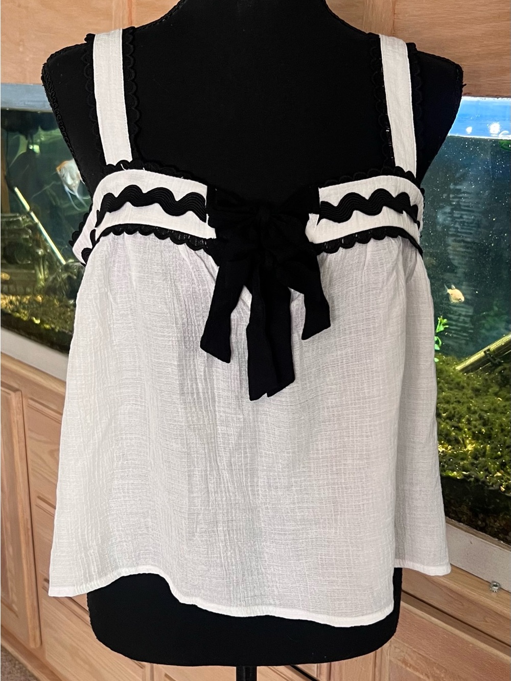 Blu Pepper White & black Peasant tank with bows
